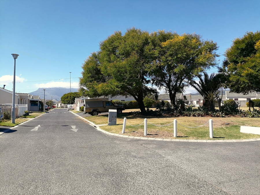 2 Bedroom Property for Sale in Guldenland Western Cape